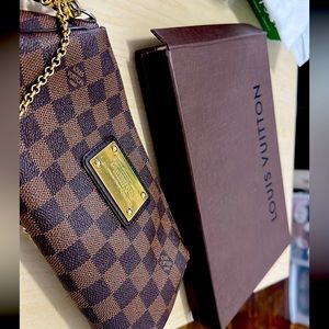 Authentic Louis vuitton eva clutch